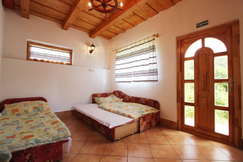 Guest house Cserhat 2*